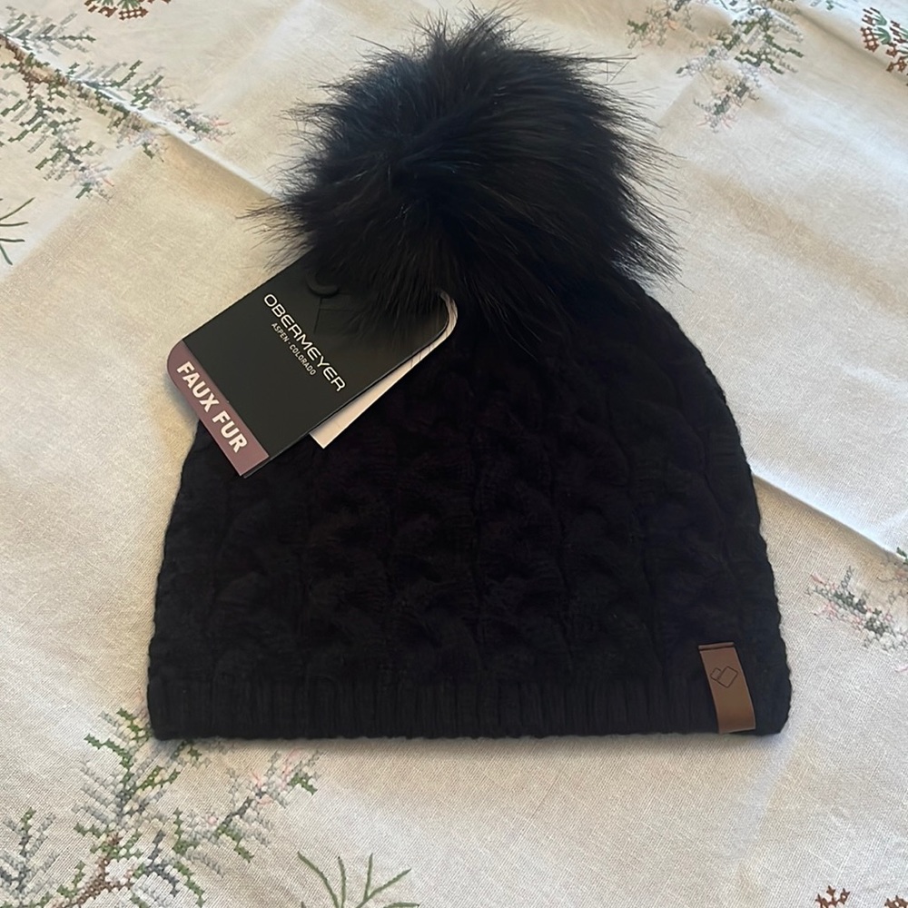 Winter hat with Pom